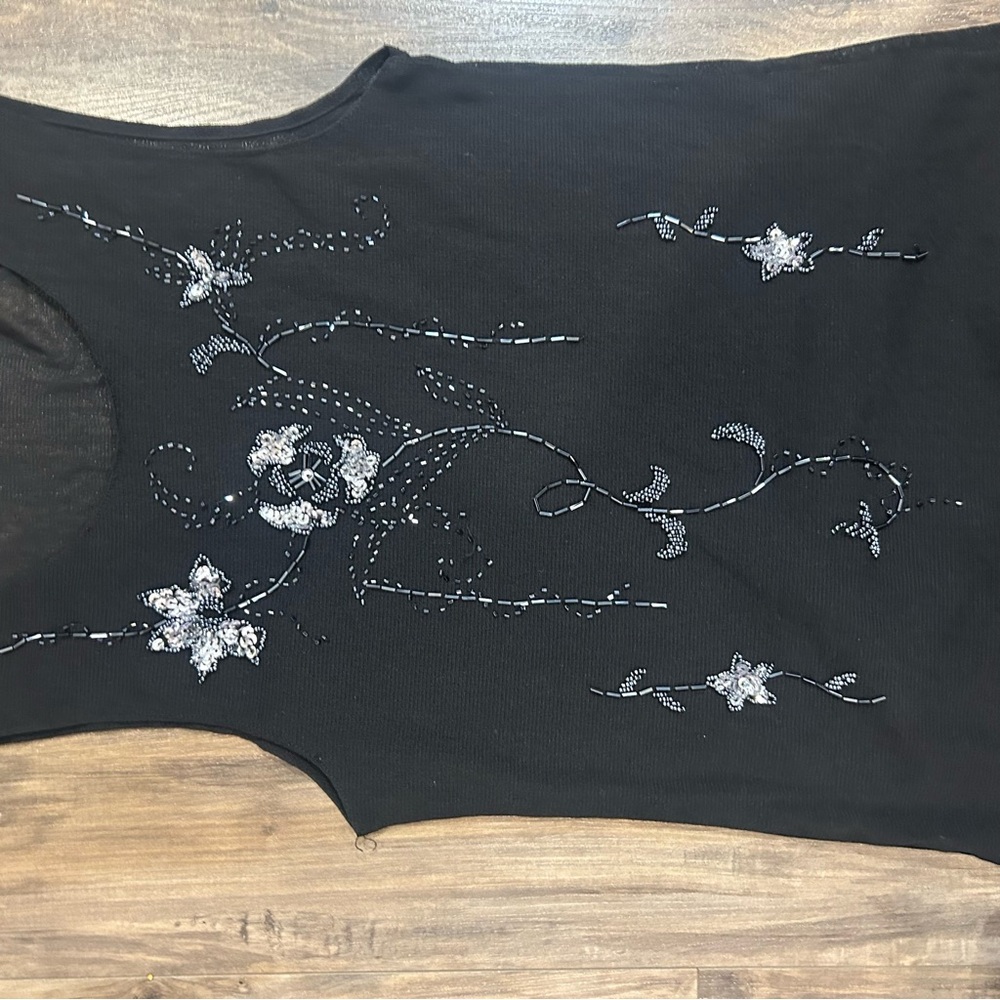 Black Beaded Floral Sleeveless Top - Picture 4 of 5